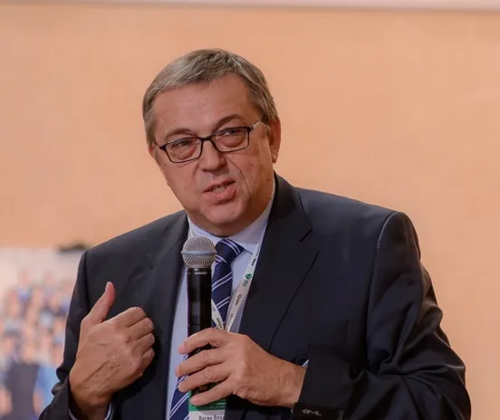 item.name Владимир Вагин